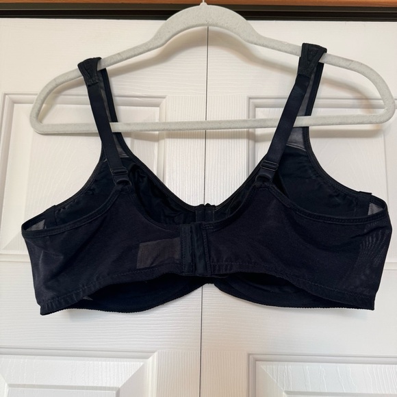 Breezies Black Underwire Minimizer Bra - Picture 2 of 5